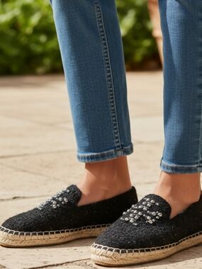 TORY BURCH Black Boucle EUC With Grey Pearl-Cluster LOGO Espadrille Flats